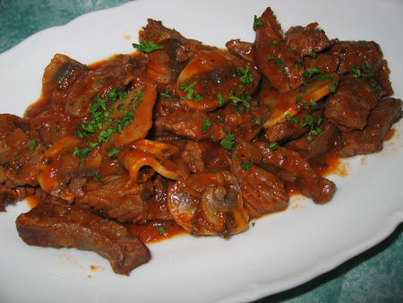 SAUTE DE BŒUF AUX CHAMPIGNONS FORESTIERS