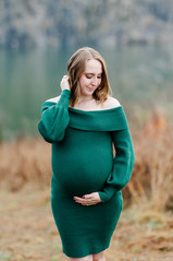 expecting mother in green sweater dress during Knoxville TN maternity portrait session photo by Knoxville maternity, newborn, and family photographer Wood Shutter Photography