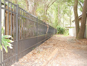 4 rail flat top residential grade aluminum fence with puppy picket Pinellas Park, Fl.