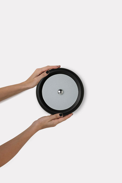 Arandela Farol, preto, redonda, luz indireta, iluminação de parede, 80e8 design autoral, São Paulo