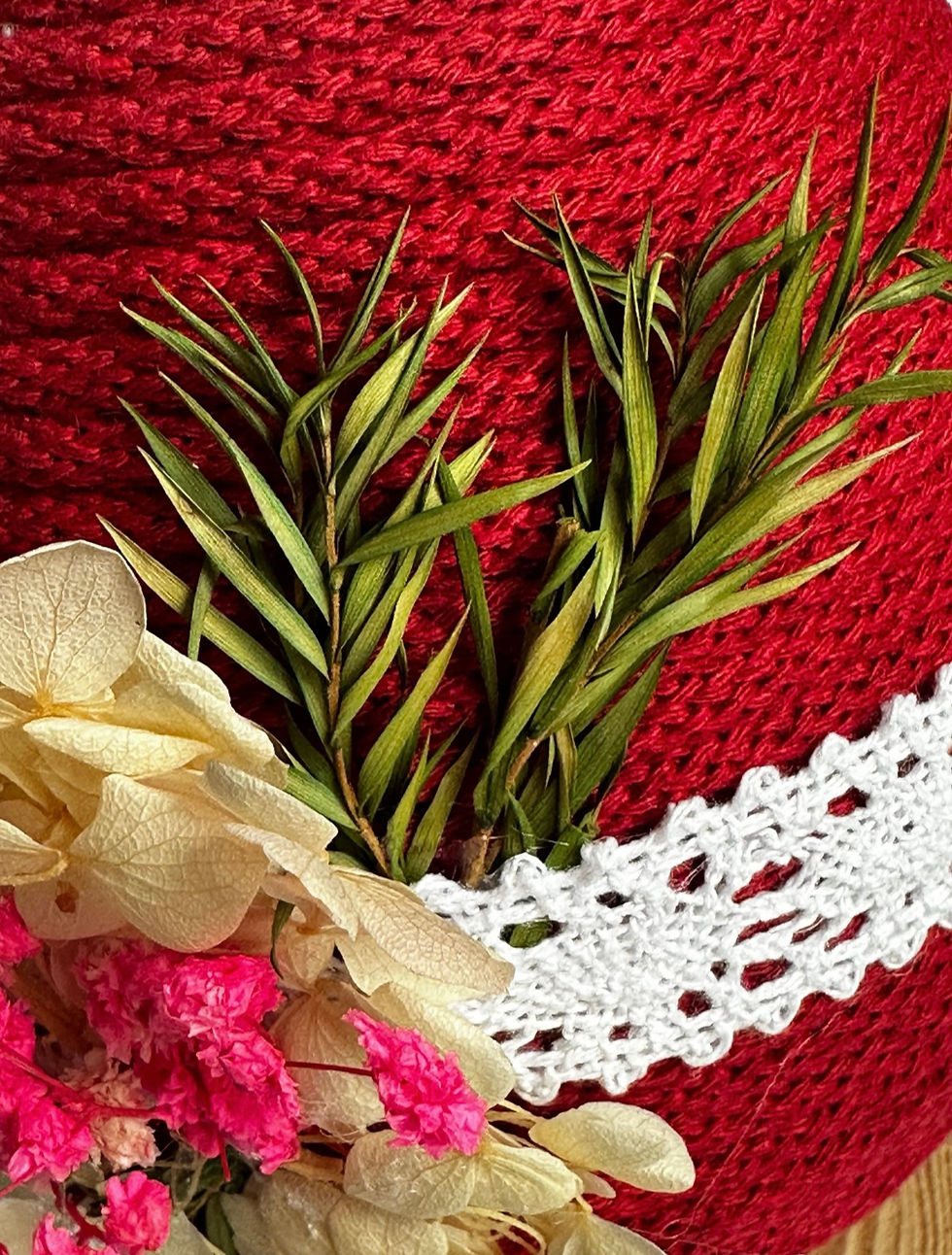 Thumbnail: Macrame Easter egg with dry flowers