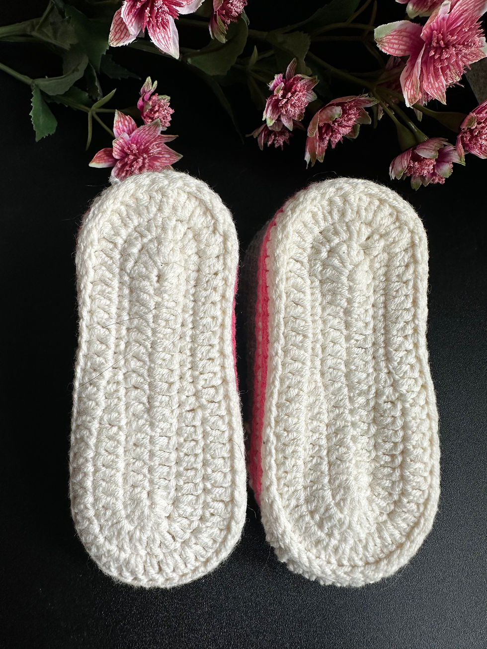 Thumbnail: Crochet Baby Sneakers Grey / Pink Shoes