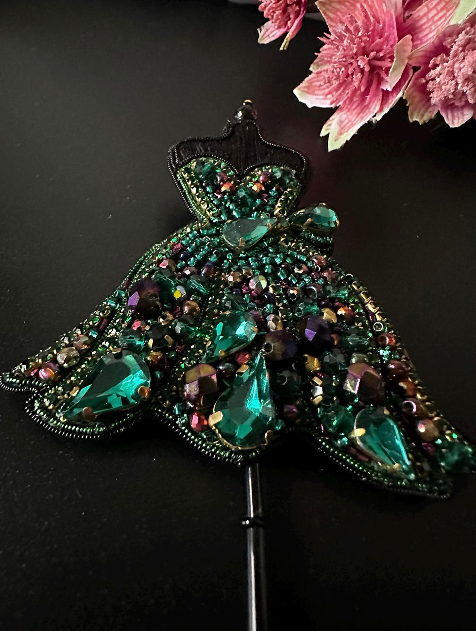 Thumbnail: Emerald Elegance Dress Brooch