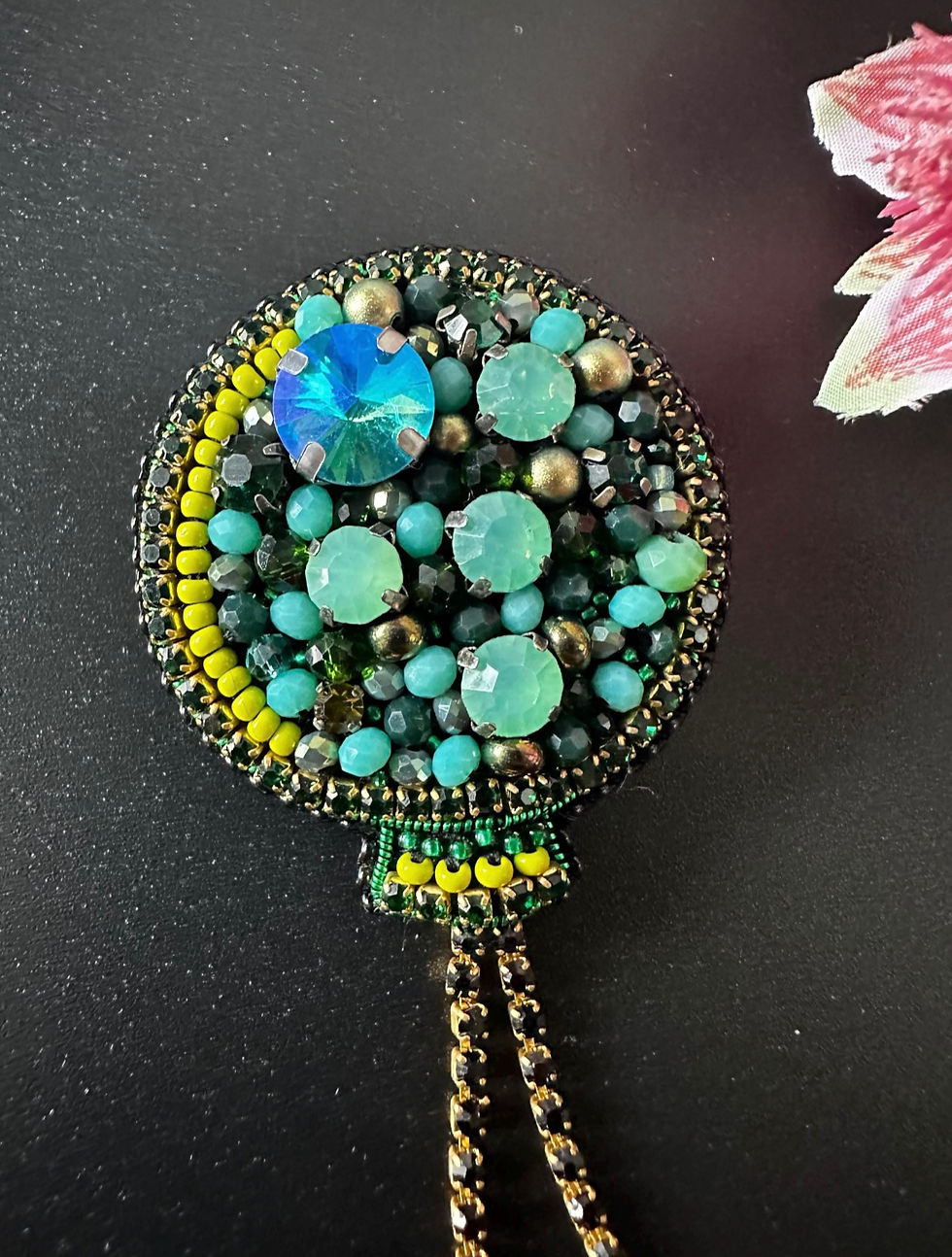 Thumbnail: Balloon Brooch