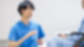 患者様へ説明している姿