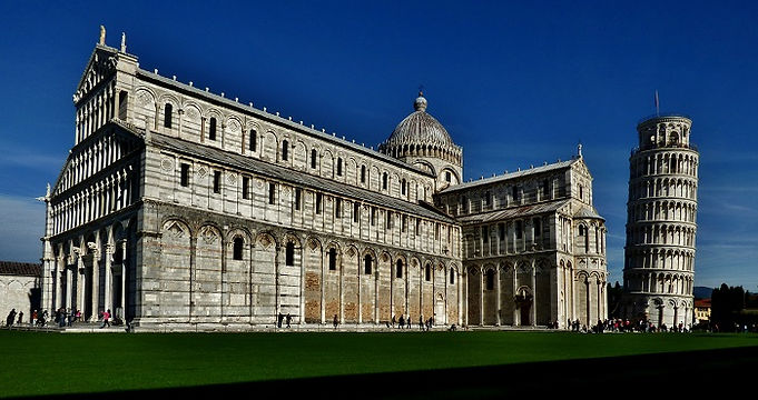 Pise_Piazza dei Miracoli.JPG