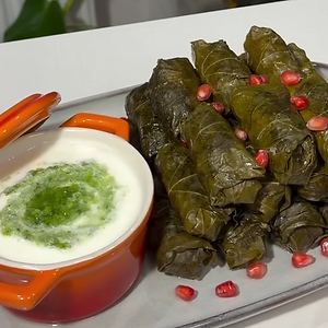 ტოლმა ვაზის ფოთოლში
