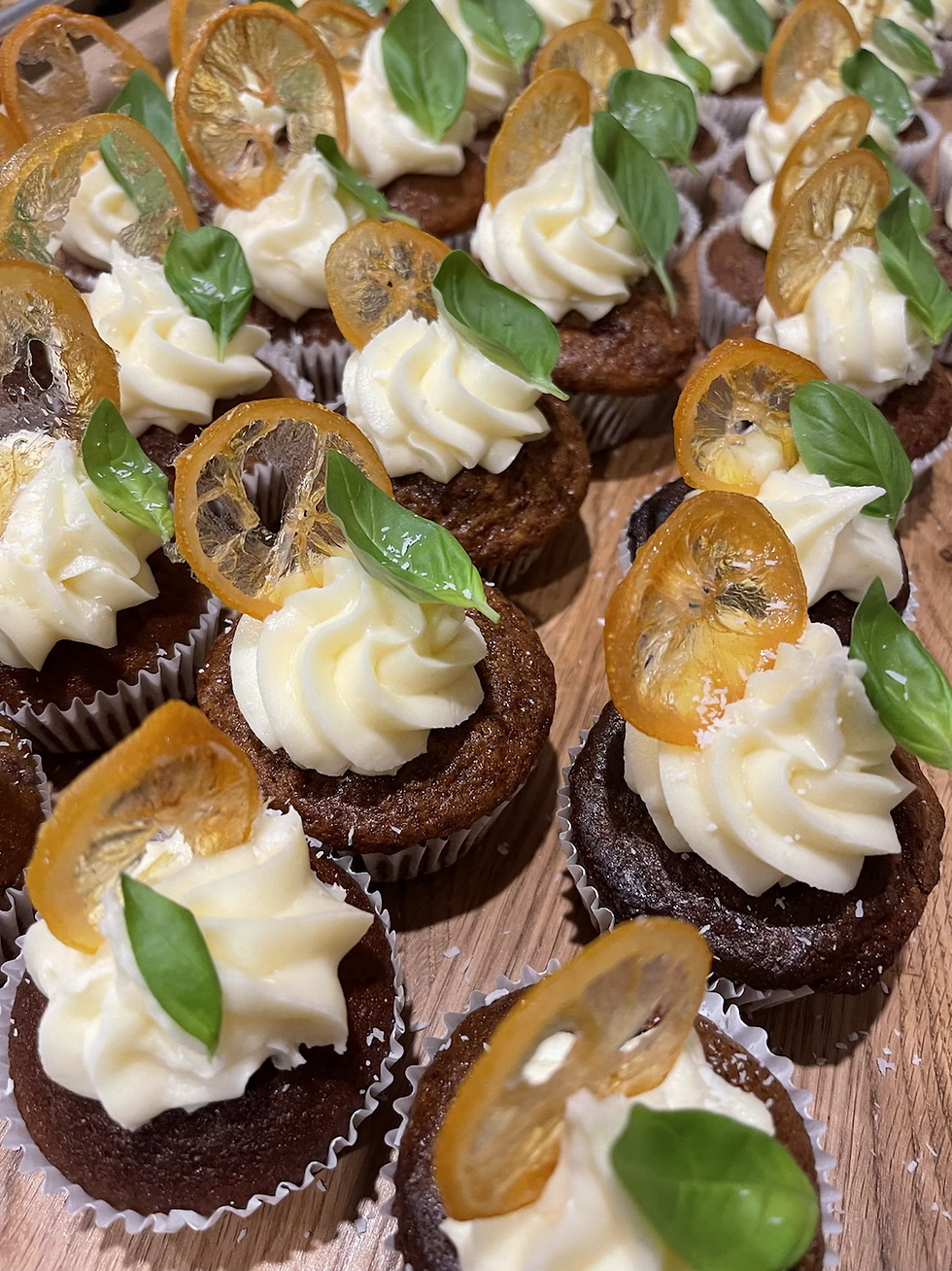 Thumbnail: Box of 4 cupcakes 