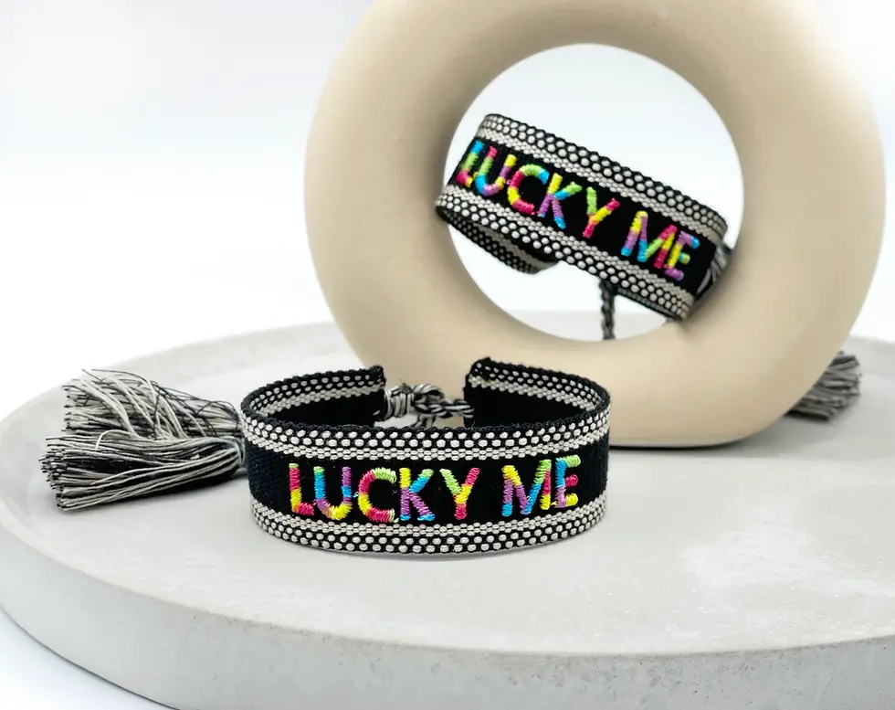 Miniatyrbild: LUCKY ME uttalande armband vävt, broderat
