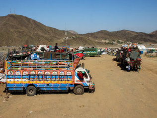Pakistan starts deporting registered Afghan refugees