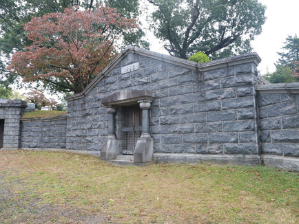 Vault of Dark Shadows: House of Dark Shadows Filming Location- Sleepy Hollow Cemetery