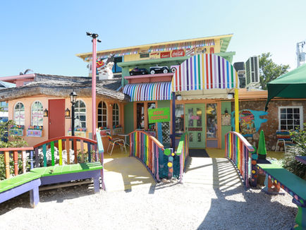 The Restaurant That Looks Like a Funhouse- The Bubble Room Captiva Florida