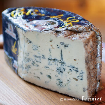 完売: オーヴェルニュ地方の青かびチーズ -ブルー ド ラカイユ BLEU DE LAQUEUILLE