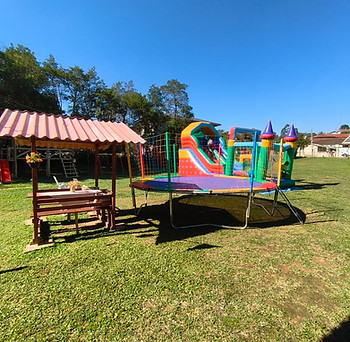 Casinha e Cama elástica