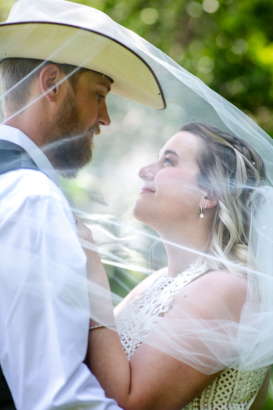 levi_anna.wedding-03.jpg