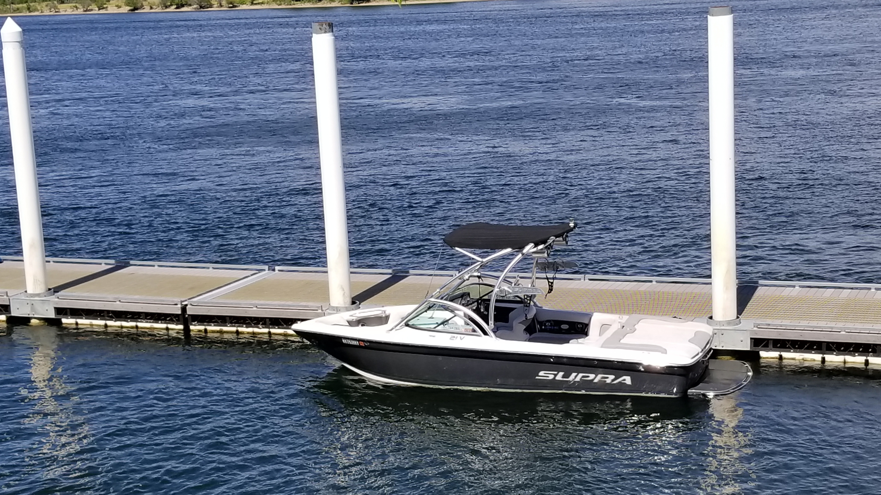 Supra 21v Luxury Wake Boat
