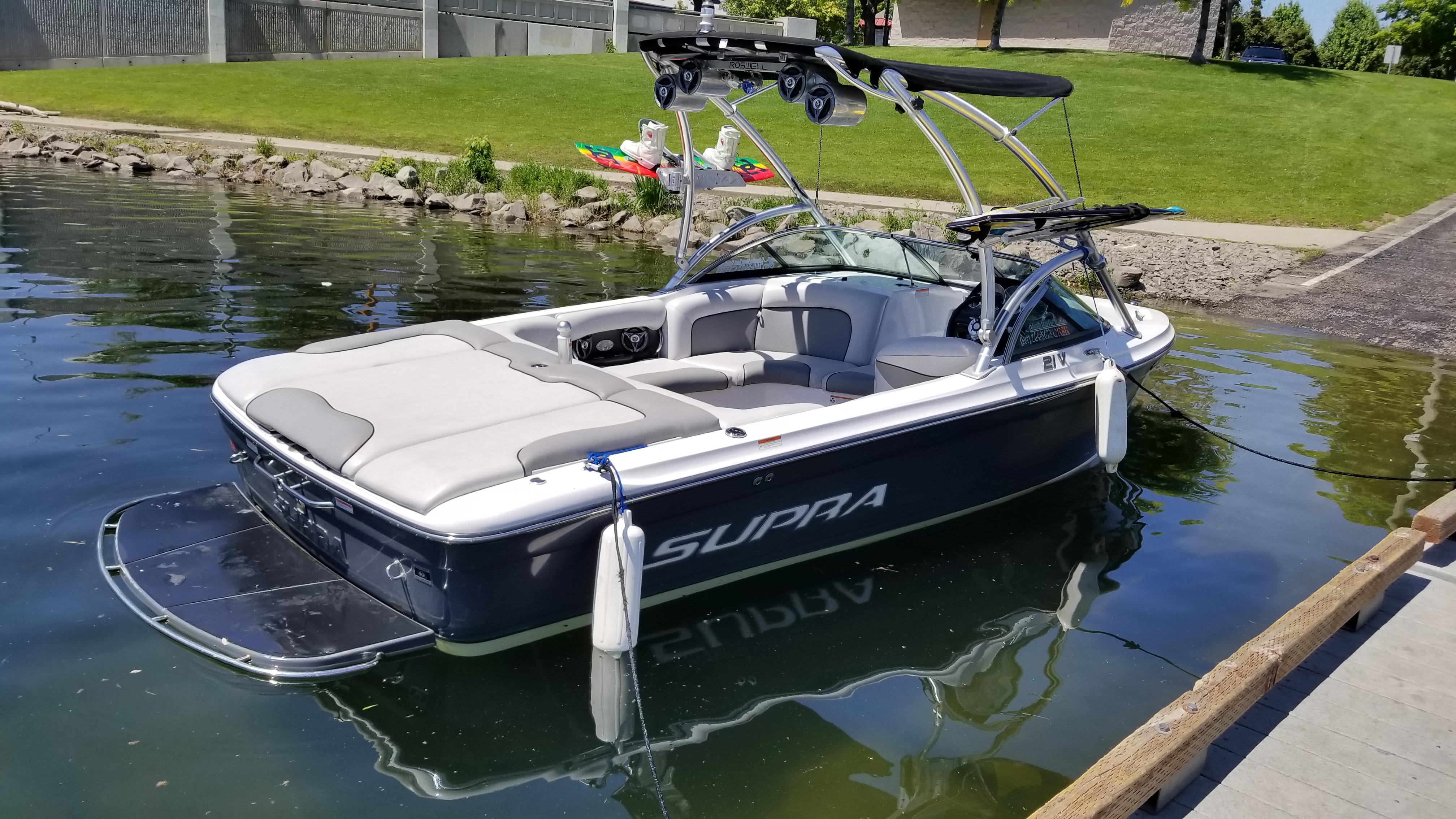 Supra 21v Luxury Wake Boat
