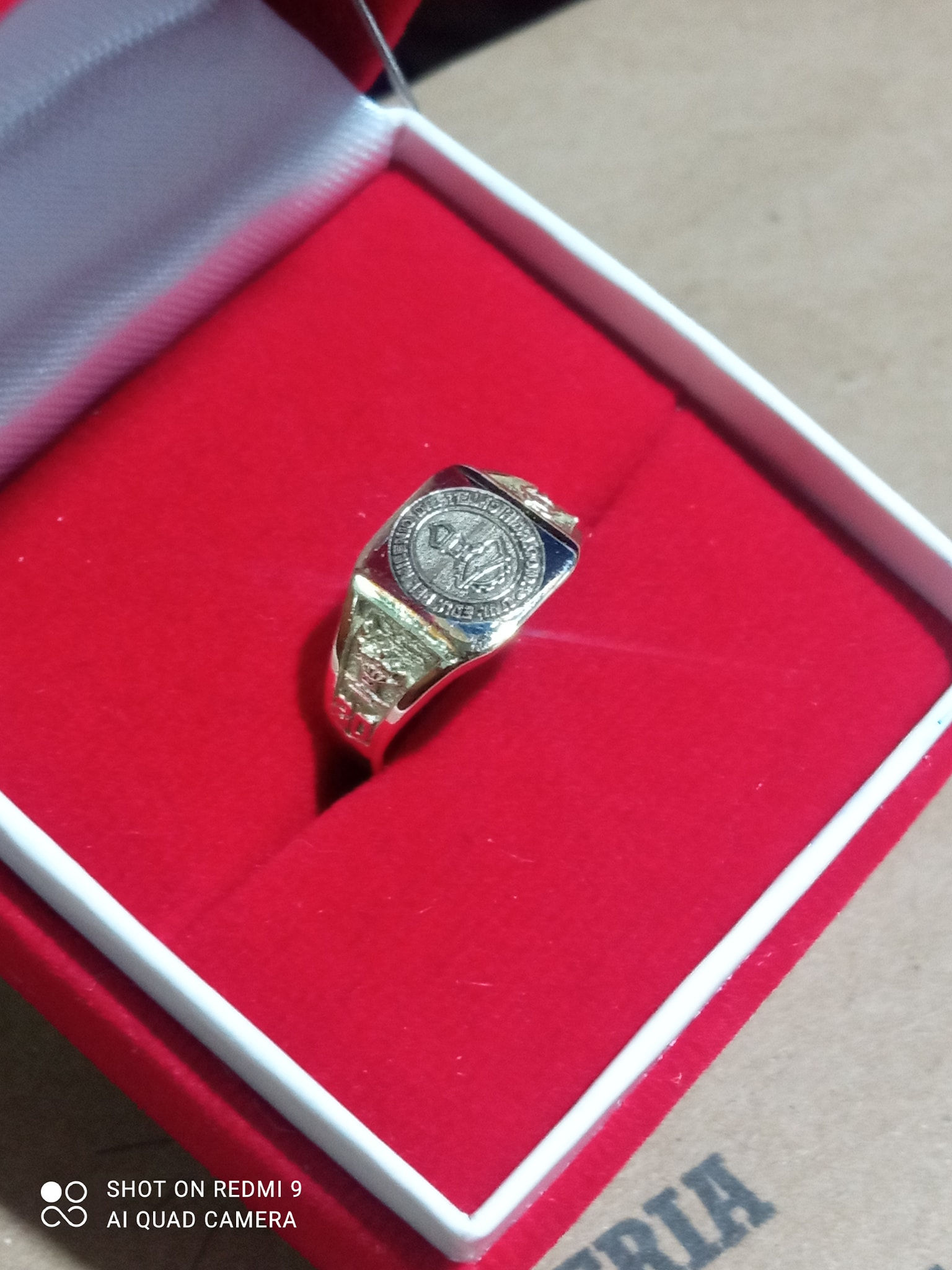Anillo de grado oro