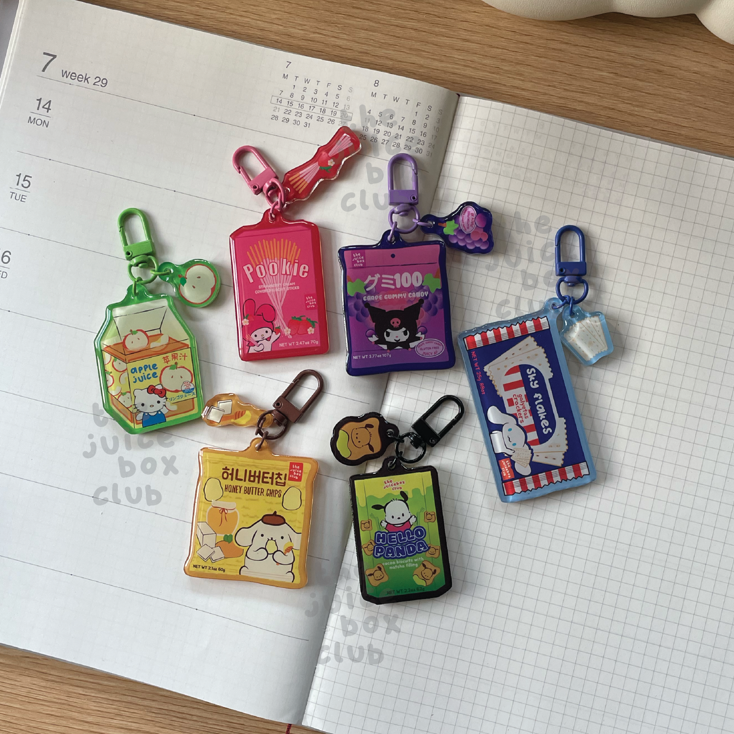 Sanri-snacks 2pc Charms