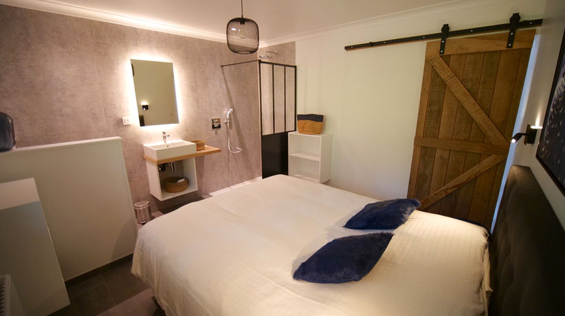 chambre All'Bauge gîte de charme 8 personnes avec jacuzzi, sauna & billard