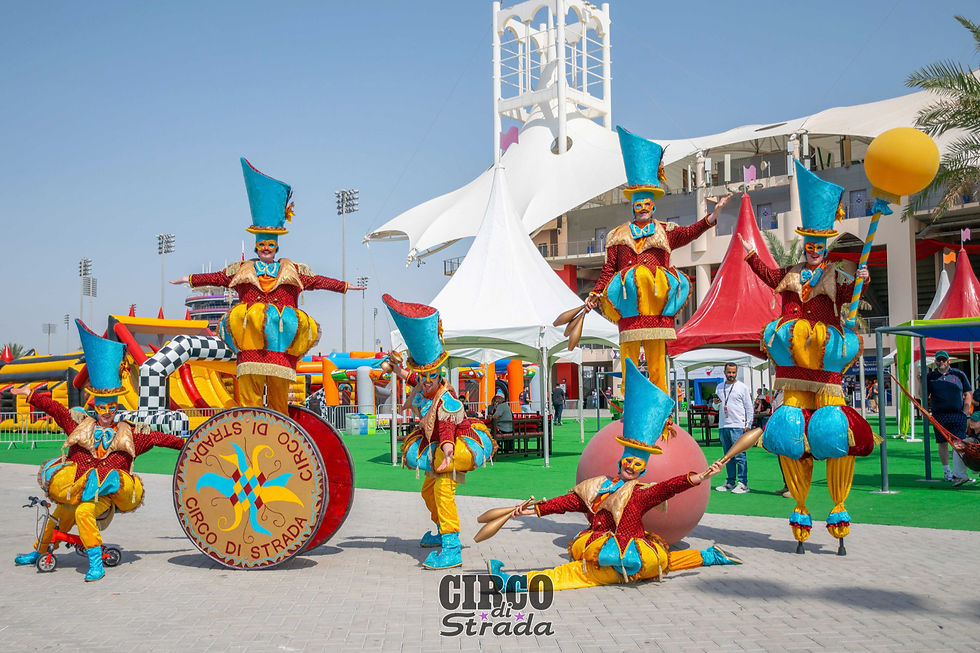 F1 Maleisië roaming entertainment straattheater circus parade