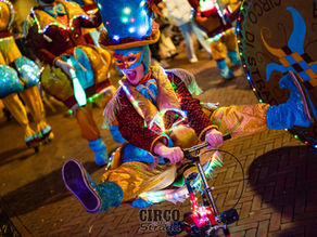 Magic in the evening air - Circo di Strada by Night can be seen in abundance with LED act illuminated circus parade at evening events, light evenings and Christmas markets at home and abroad