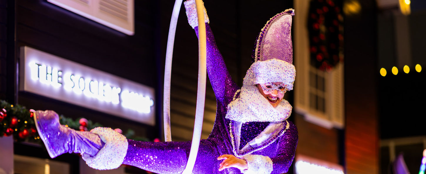 winter circus street act