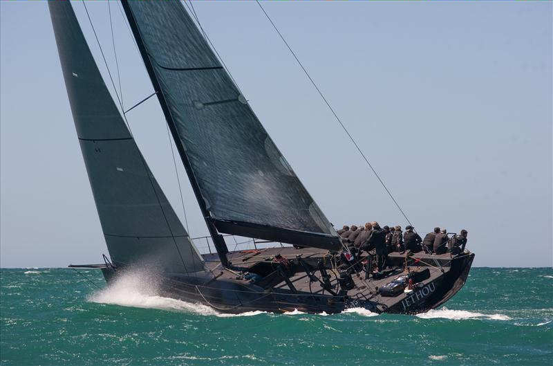 Yachts modernes aux Voiles 2018