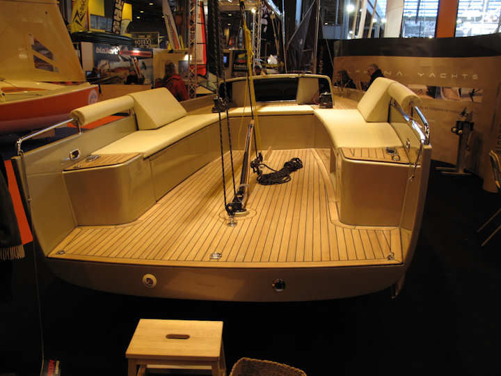 Alphena One, plage arrière. Salon Nautique 2011, copyright Patrick Archambeaud