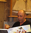 Gildas Flahaut dédicaçait son livre au Nautic 2010 © Patrick Archambeaud