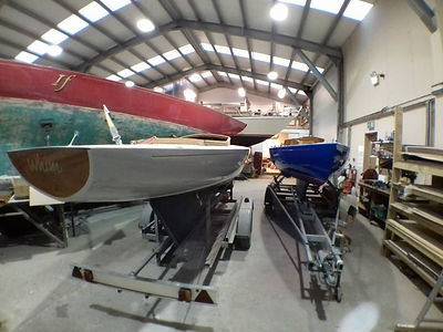 Le 8mJI If et deux monotypes Loch Long Class chez Demon Yachts