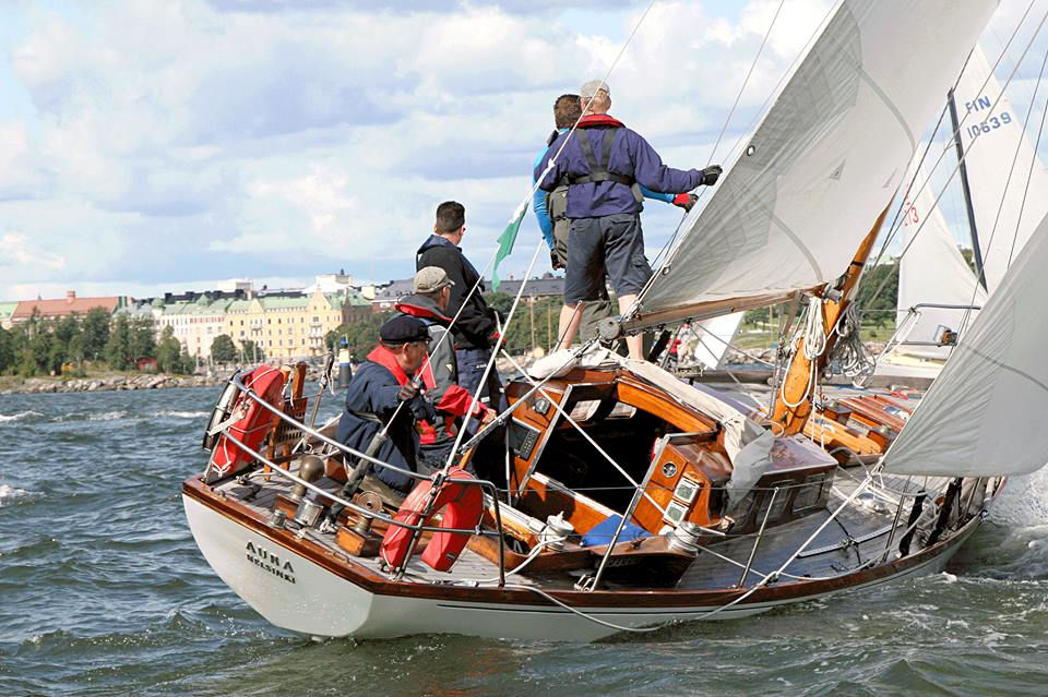 Ocean Racer Aura