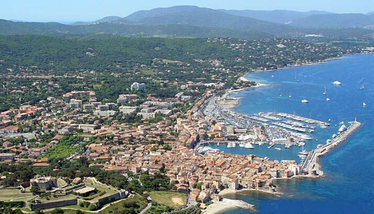 Le vieux village entre Citadelle et Port