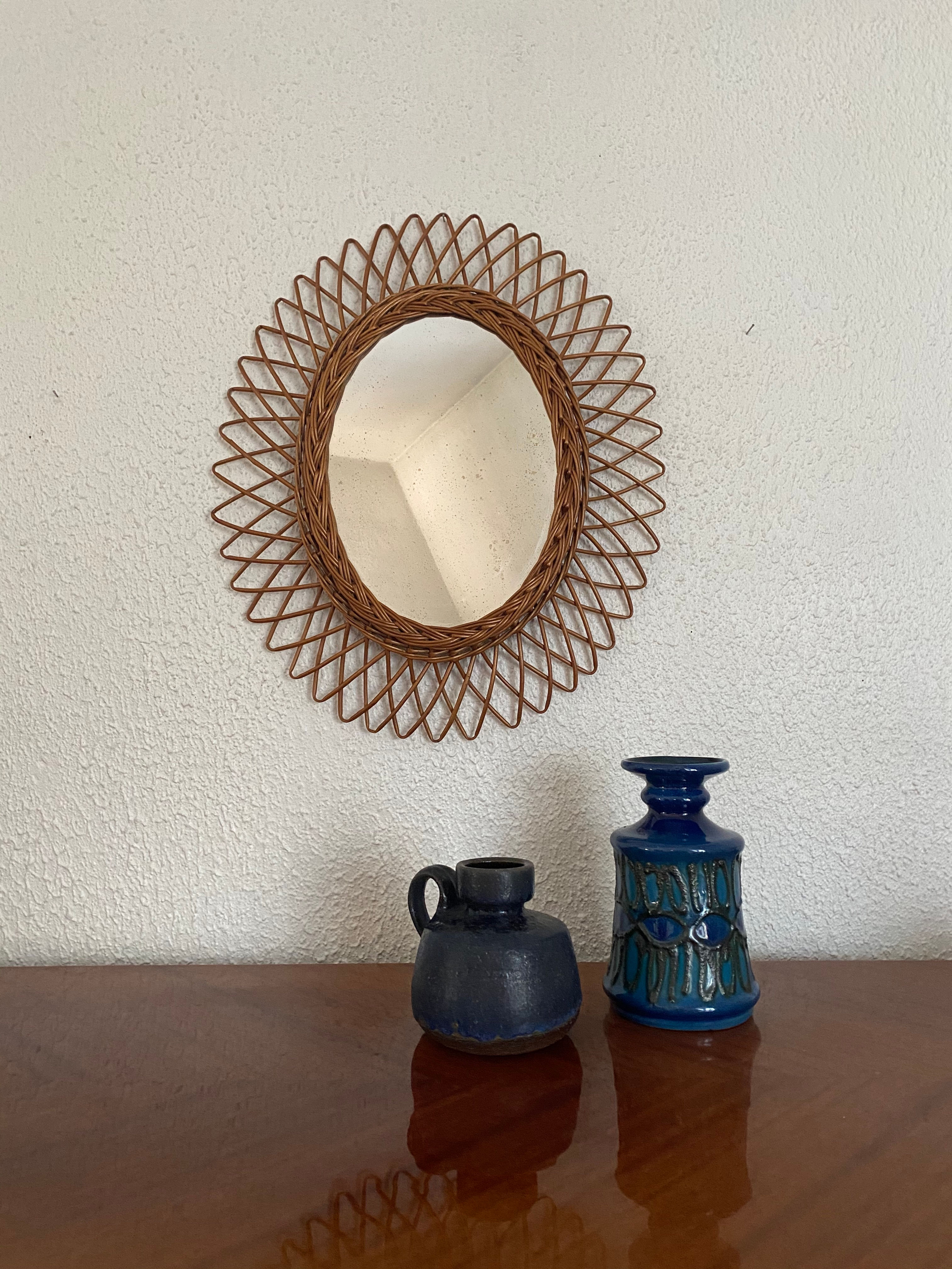 miroir oval en rotin vintage