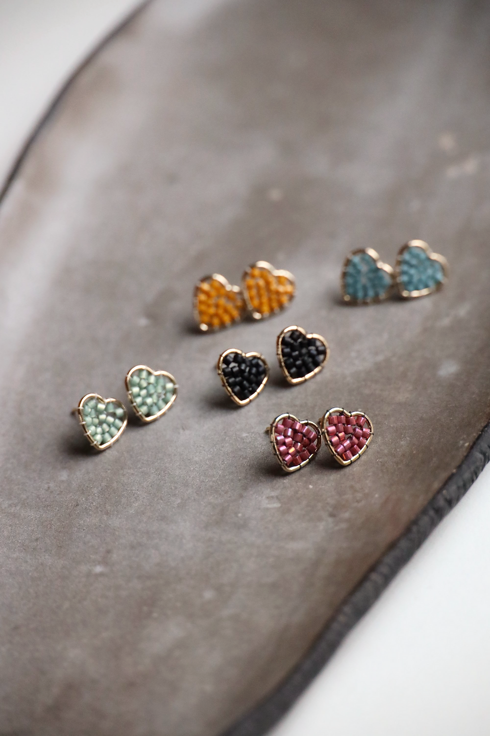 Thumbnail: Amour studs