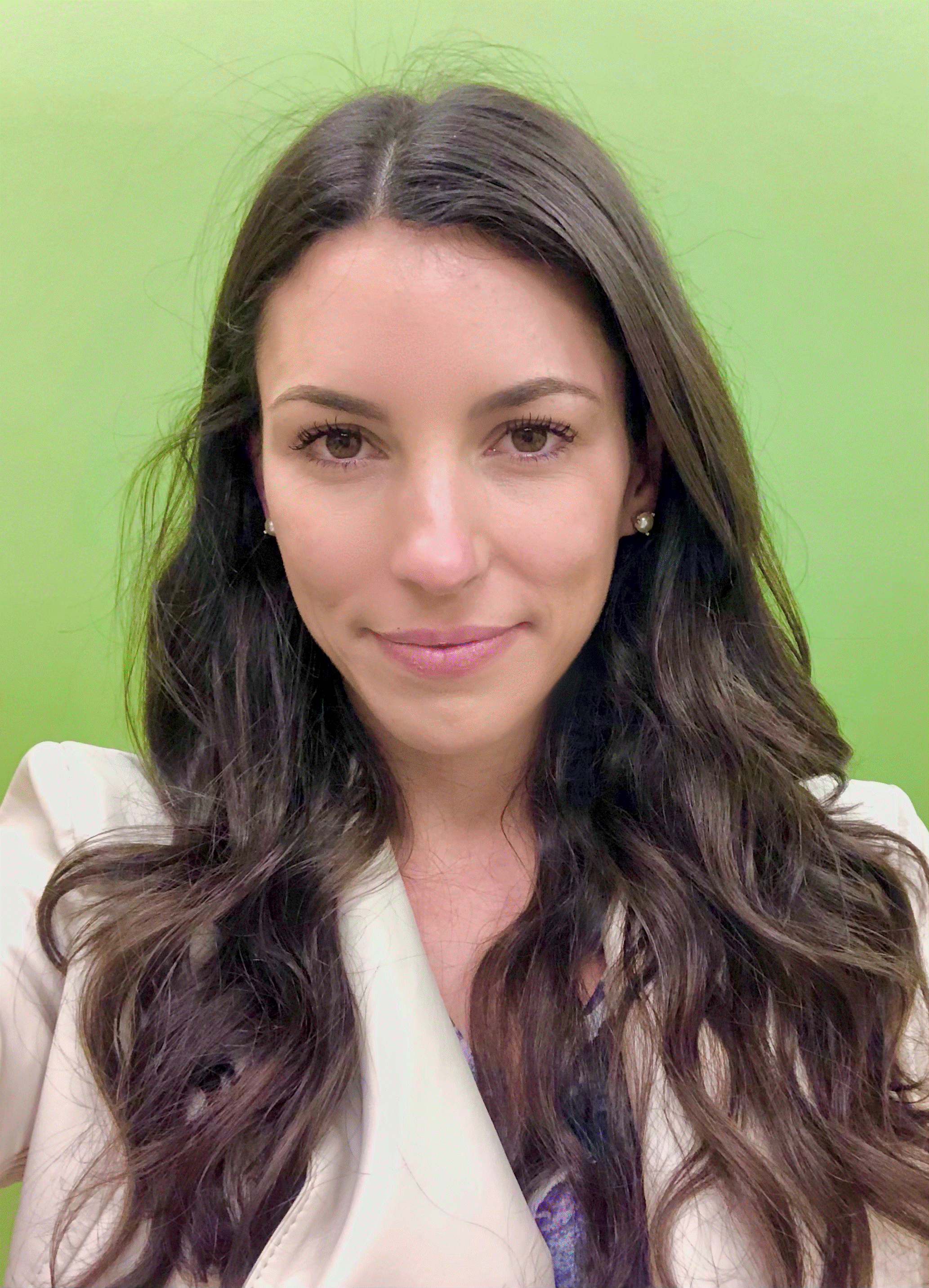 Kristin Headshot.gif