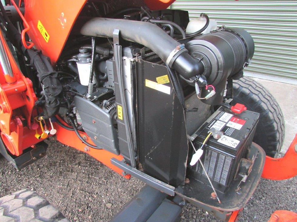 Kubota tractor c/w loader/bucket