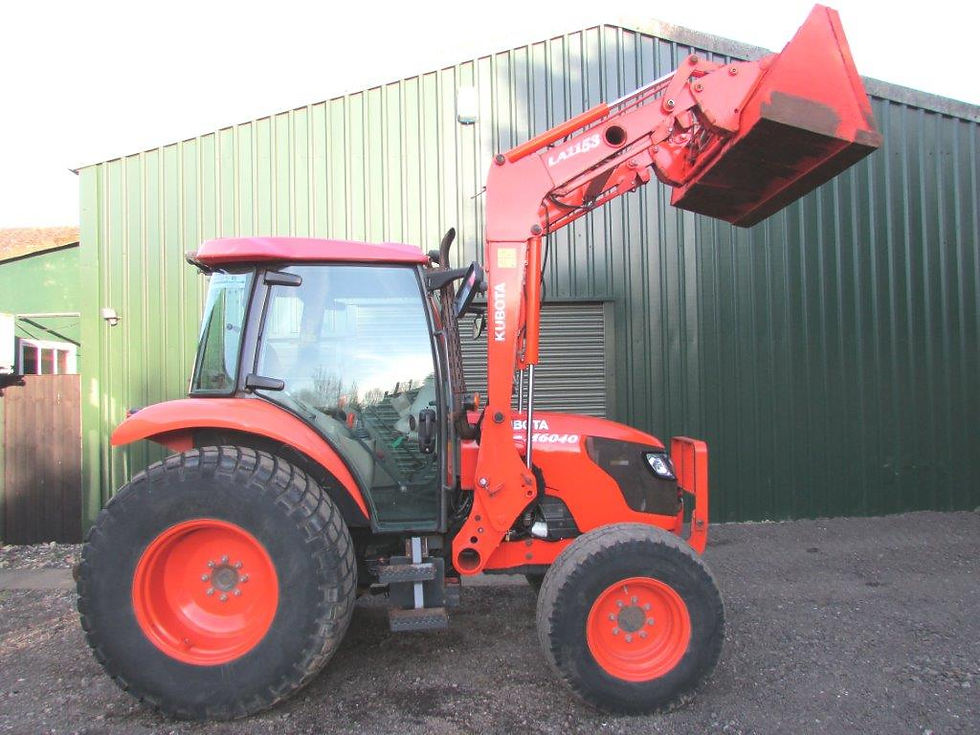 Kubota tractor c/w loader/bucket