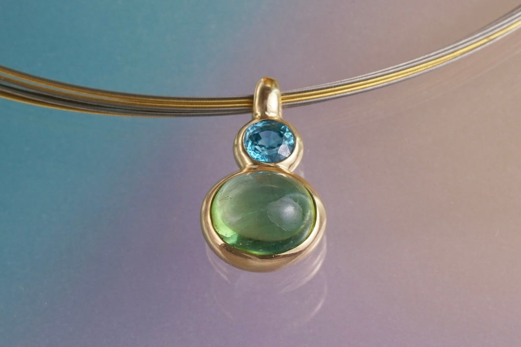 Kettenanhänger Zirkon facettiert/ Turmalin Cabochon (medium)