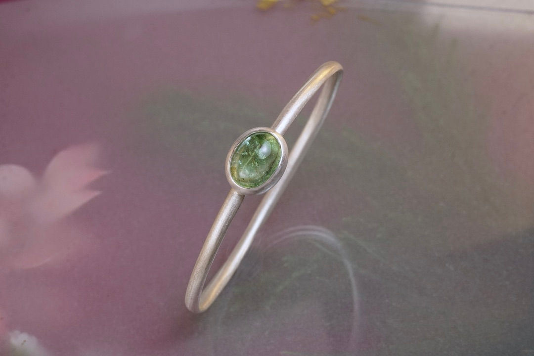 Silber: Armreif Turmalin Cabochon