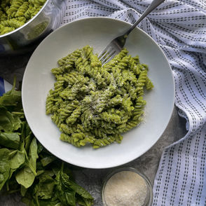 Creamy spinach and basil pesto pasta 