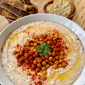 Homemade hummus with za'atar pitta