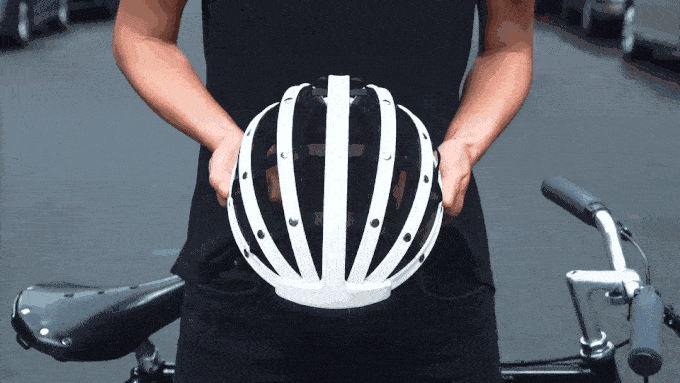Fend-helmet-open_fold-gif.gif