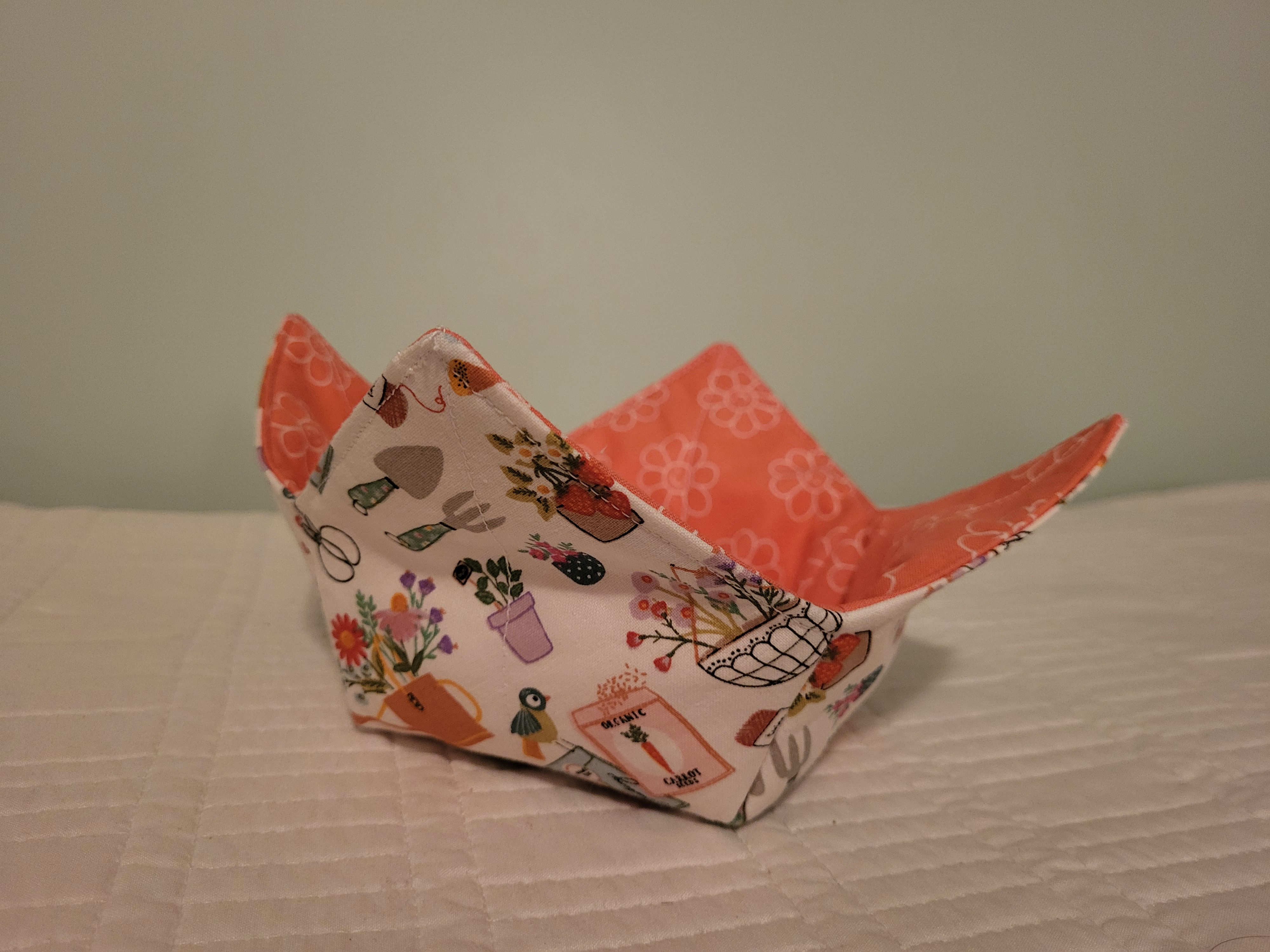 Bowl Cozy - Gardening