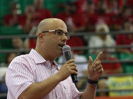 La crisis no es para los amigos de Ricky