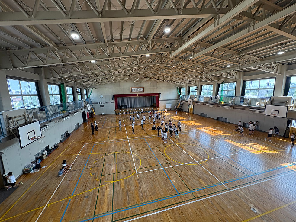 もう20年以上続く、市橋ふれあい広場教育活動サポーターの皆さんによる『ふれあい広場』は毎週月曜に行われています。70名以上の児童が登録して楽しんでいます。