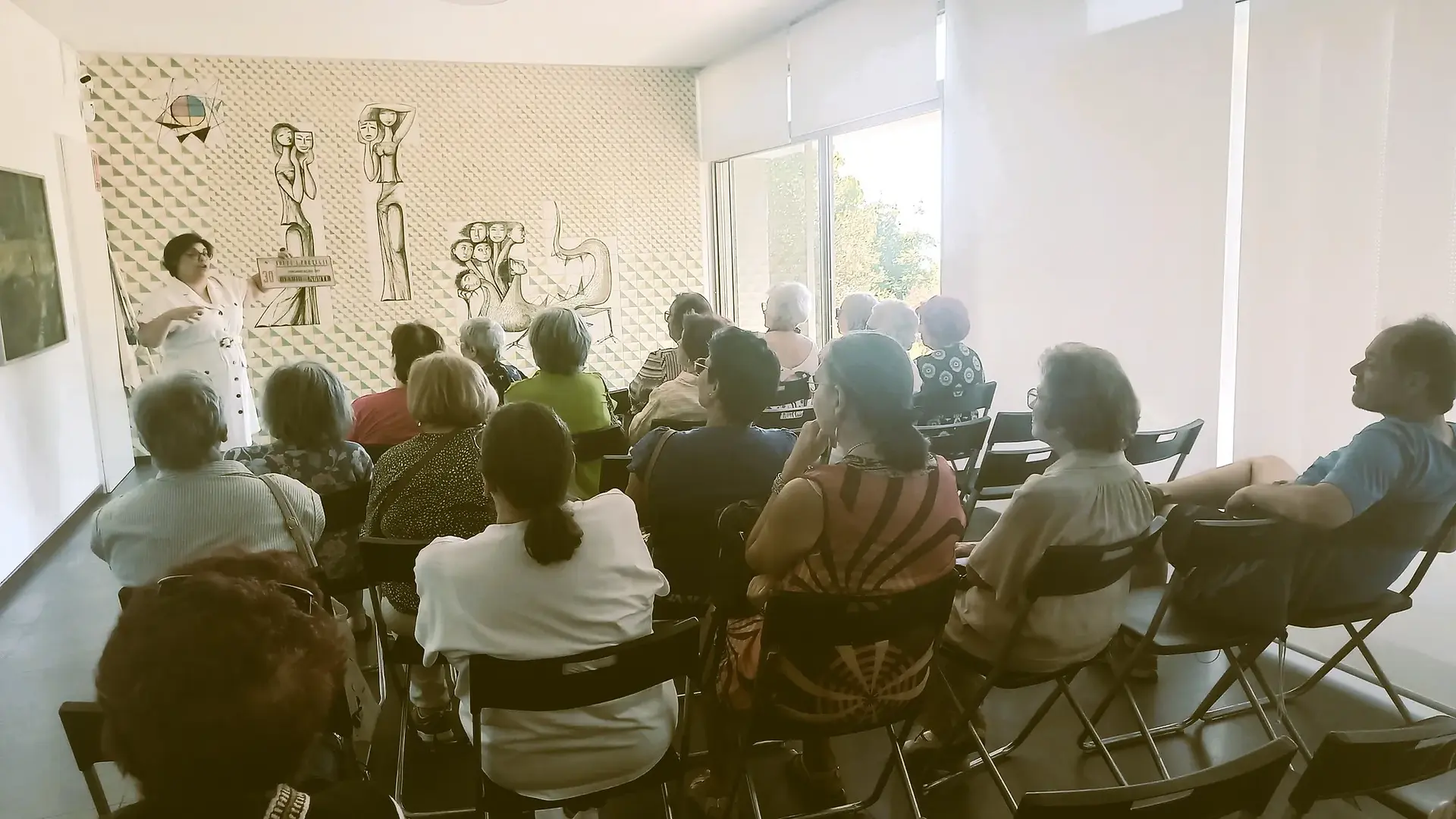 Assim ouvimos as primeiras explicações pela excelente guia  Dra. Cláudia Henriques