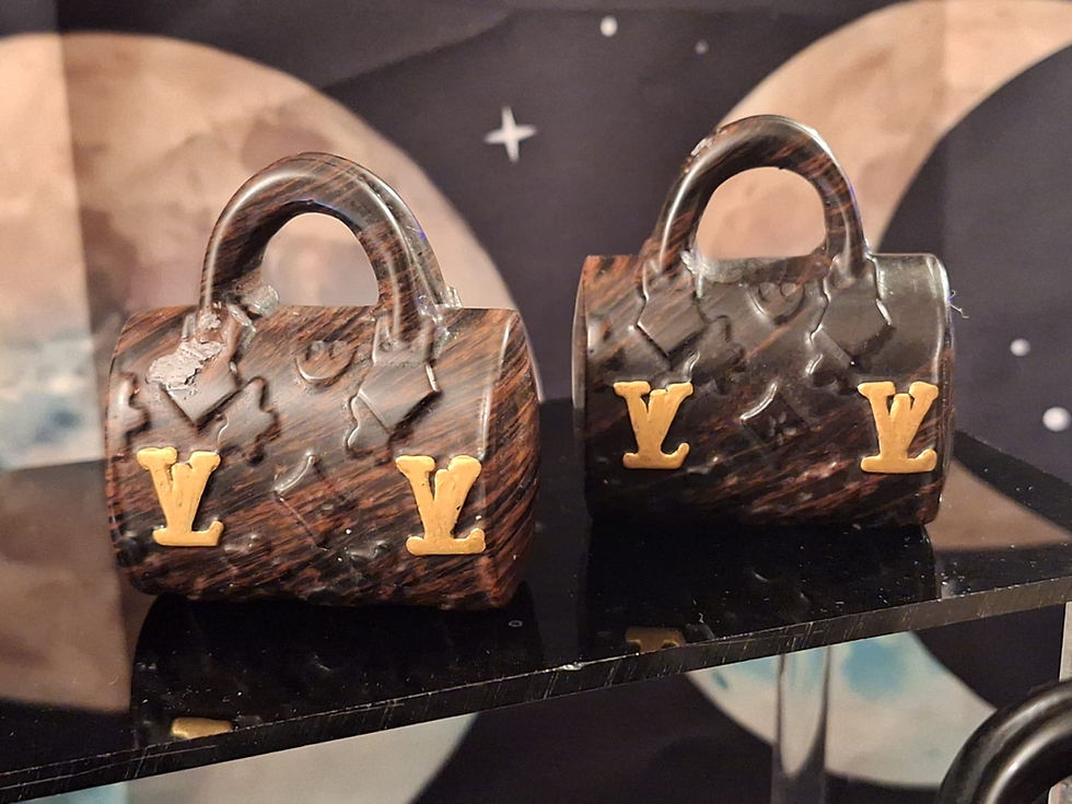 Thumbnail: Luxury Bag - Crystal Carving