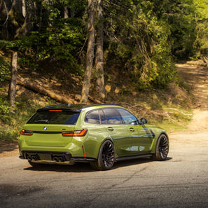 Chaque virage, chaque ligne droite, chaque arrêt partagé a donné vie à une journée inoubliable : La Mythique, ce n’est pas qu’une simple balade en voiture, c’est une aventure entre passionnés, un moment suspendu hors du temps.

Merci a Louiss_photography pour ses magnifique clichés !