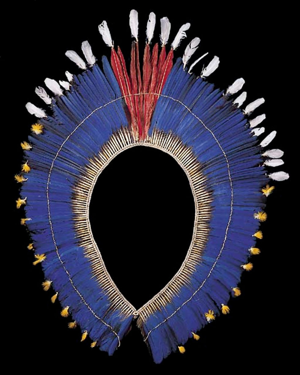 SULKAKORISTEINEN MIEHEN PÄÄHINE / KAYAPO CULTURE / MATA GROSSO / 1900-LUKU / SOTHEBY´S / LONTOO